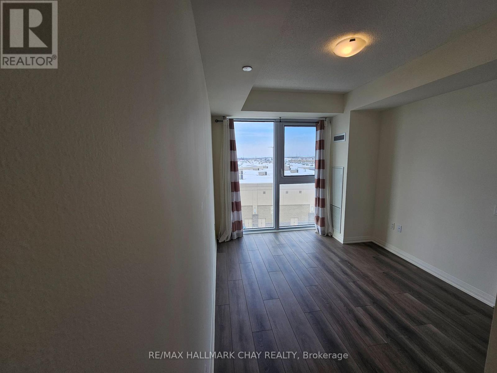 525 - 9000 Jane Street, Vaughan, Ontario  L4M 2M9 - Photo 13 - N12351027