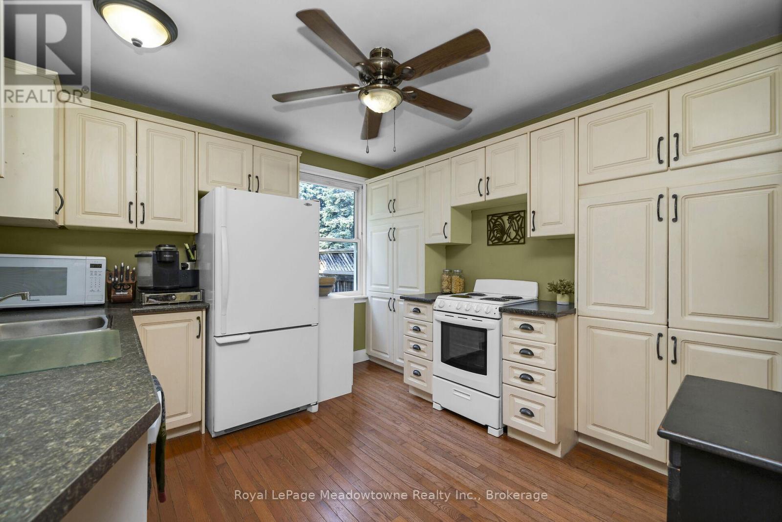 Property at 24 DELREX BOULEVARD image 4