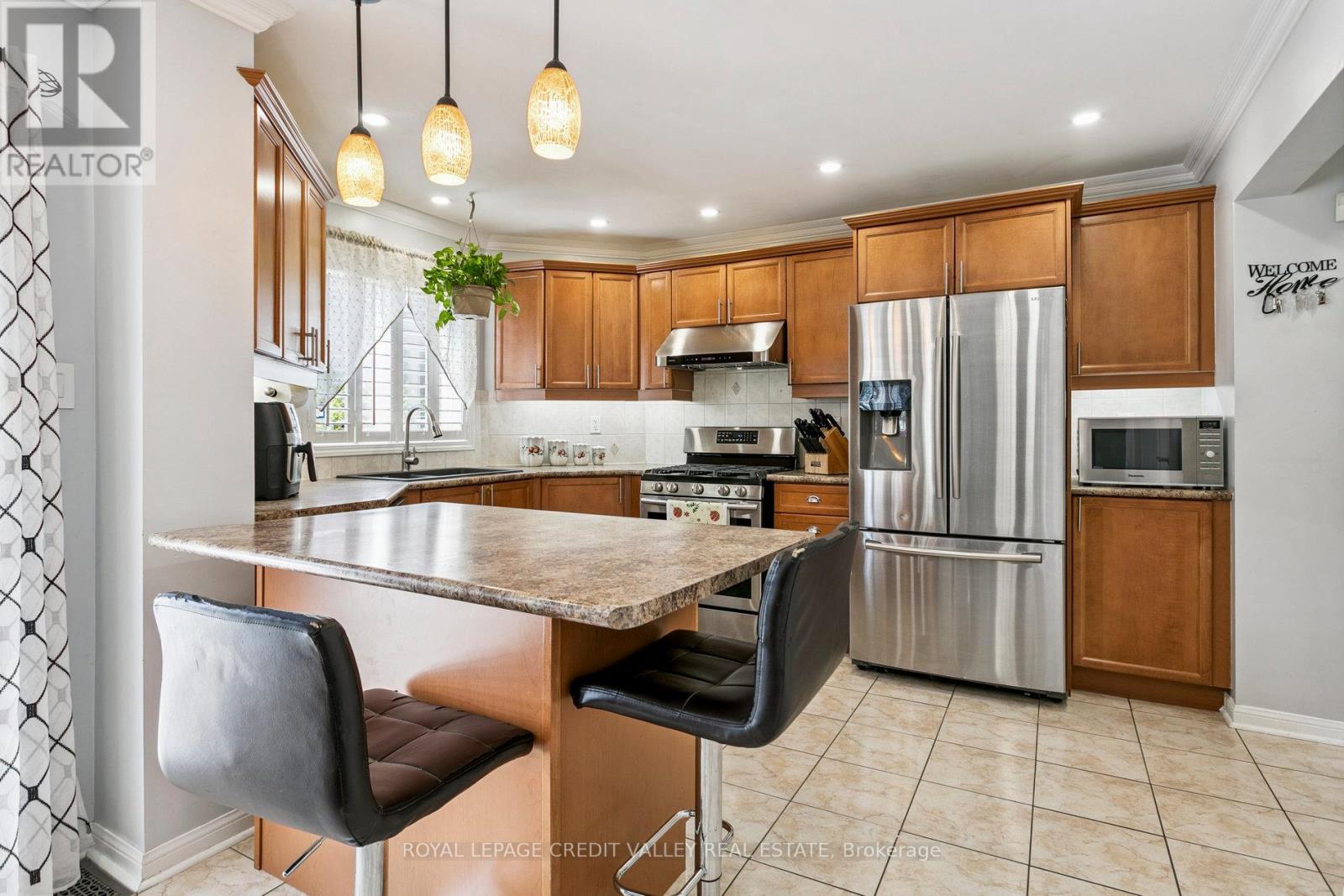 4 Mendoza Drive, Brampton, Ontario  L7A 3M3 - Photo 17 - W12296053