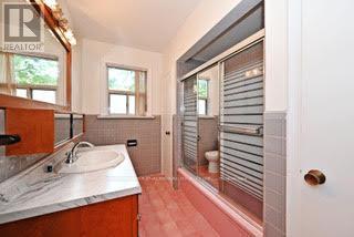 19 Skipton Court, Toronto, Ontario  M3M 2S9 - Photo 28 - W12350997