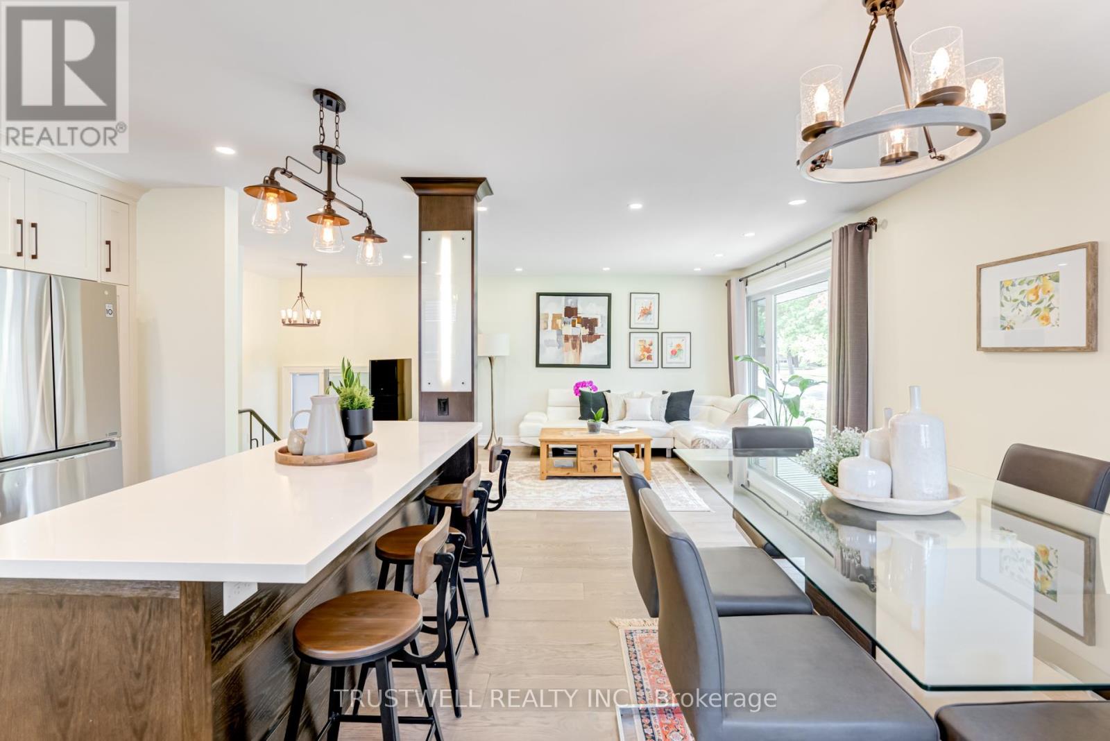 101 Wincott Drive, Toronto (Kingsview Village-The Westway), Ontario  M9R 2P5 - Photo 16 - W12351034