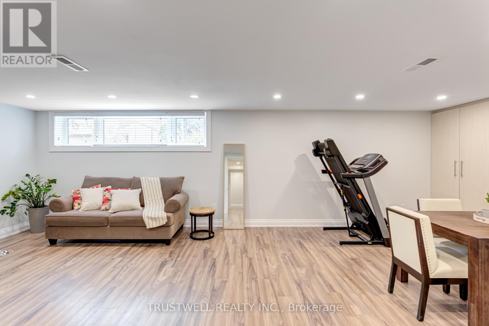 101 Wincott Drive, Toronto (Kingsview Village-The Westway), Ontario  M9R 2P5 - Photo 33 - W12351034