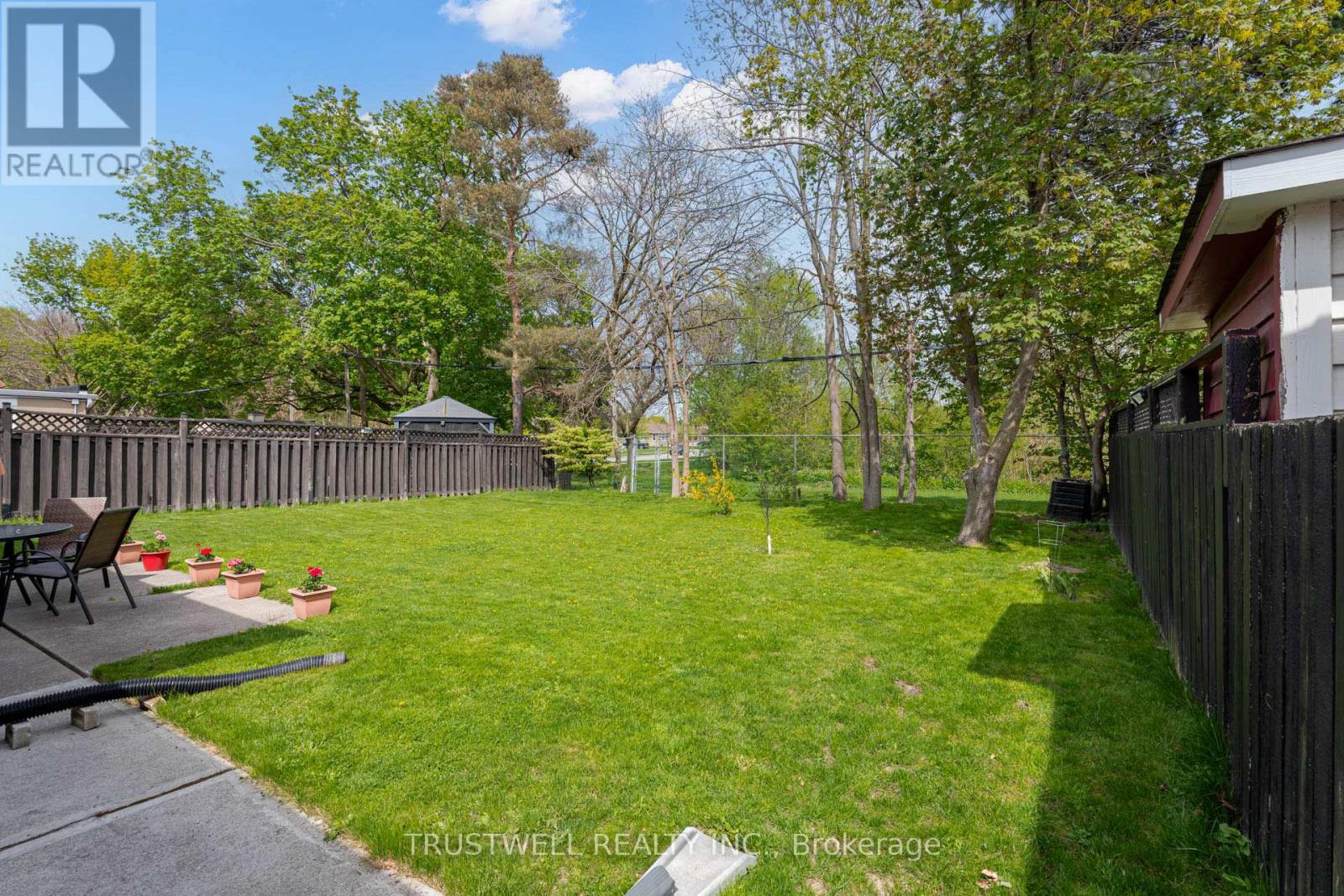 101 Wincott Drive, Toronto (Kingsview Village-The Westway), Ontario  M9R 2P5 - Photo 6 - W12351034