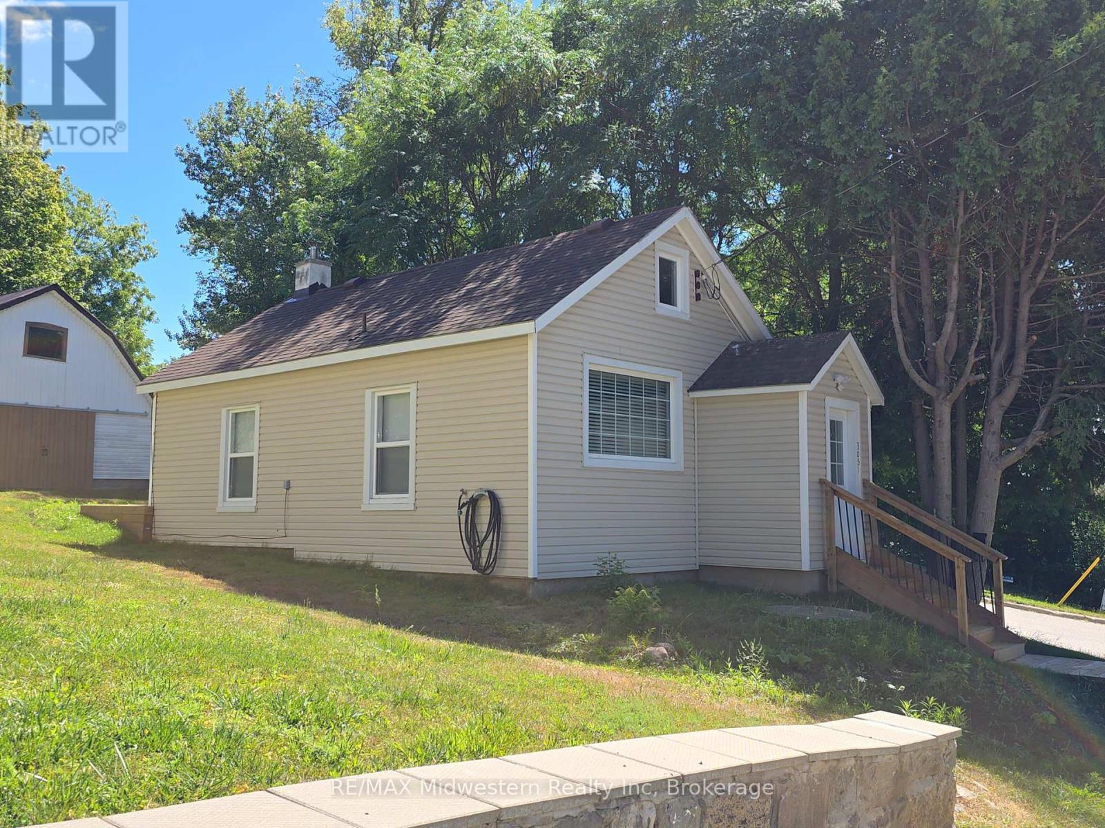 3089 PATRICK STREET, Howick, Ontario