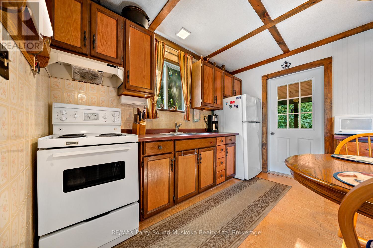 28 Stormy Point Road, Mckellar, Ontario P2A 0B5 - Photo 30 - X12351101