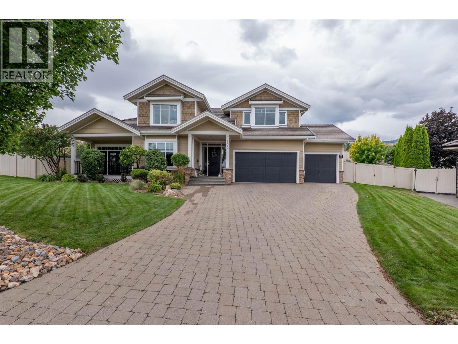 Property at 400 Fernie Place image 1
