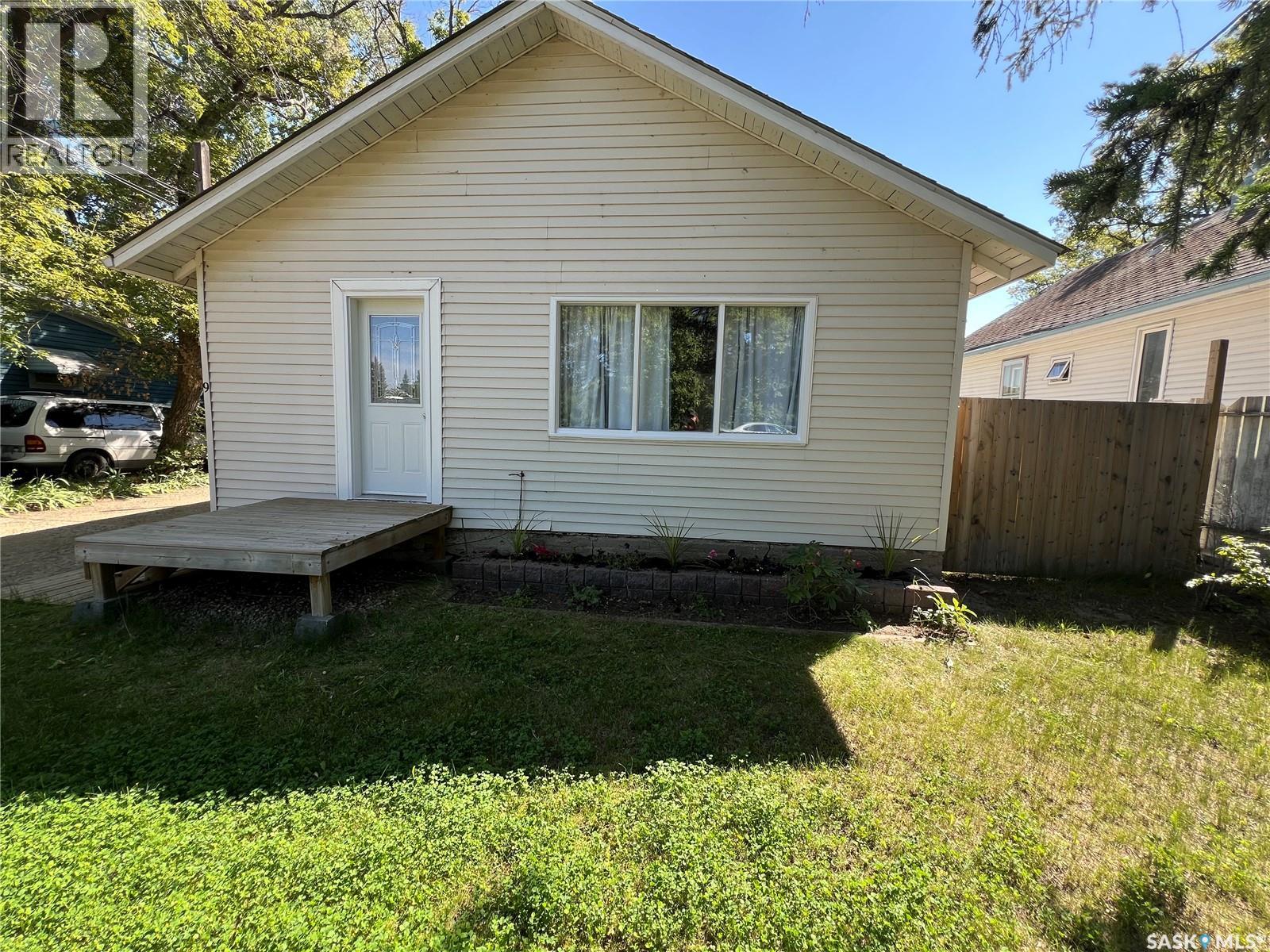 9 11th AVENUE SE, Swift Current, Saskatchewan