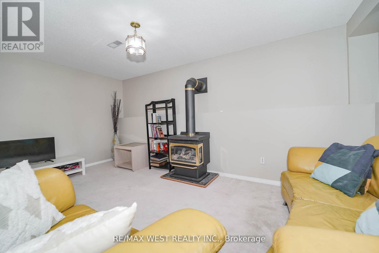 1976 Edenwood Drive, Oshawa, Ontario  L1G 7Y1 - Photo 10 - E12351094