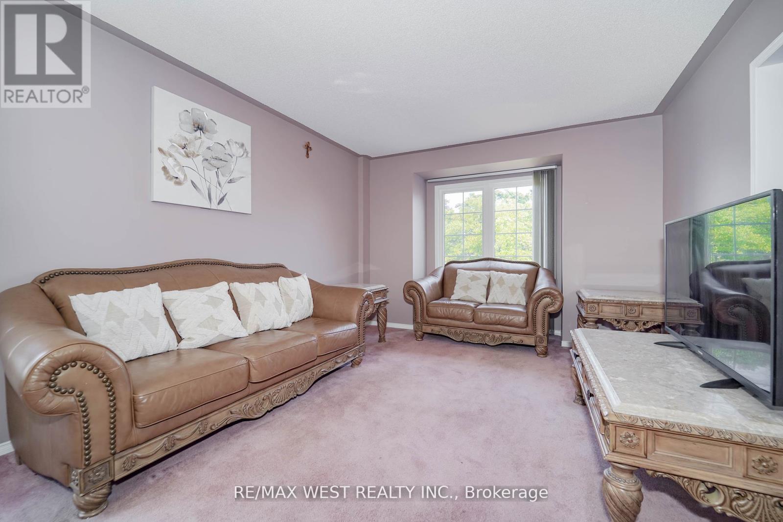 1976 Edenwood Drive, Oshawa, Ontario  L1G 7Y1 - Photo 2 - E12351094