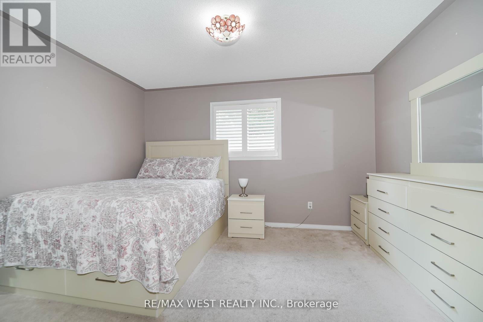1976 Edenwood Drive, Oshawa, Ontario  L1G 7Y1 - Photo 6 - E12351094