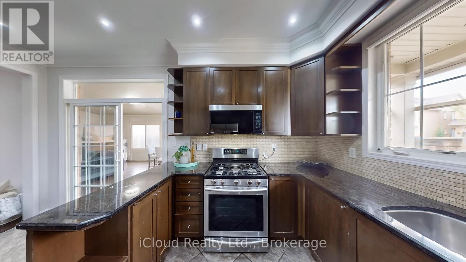 169 Fennamore Terrace, Milton, Ontario  L9T 0Y3 - Photo 14 - W12332201
