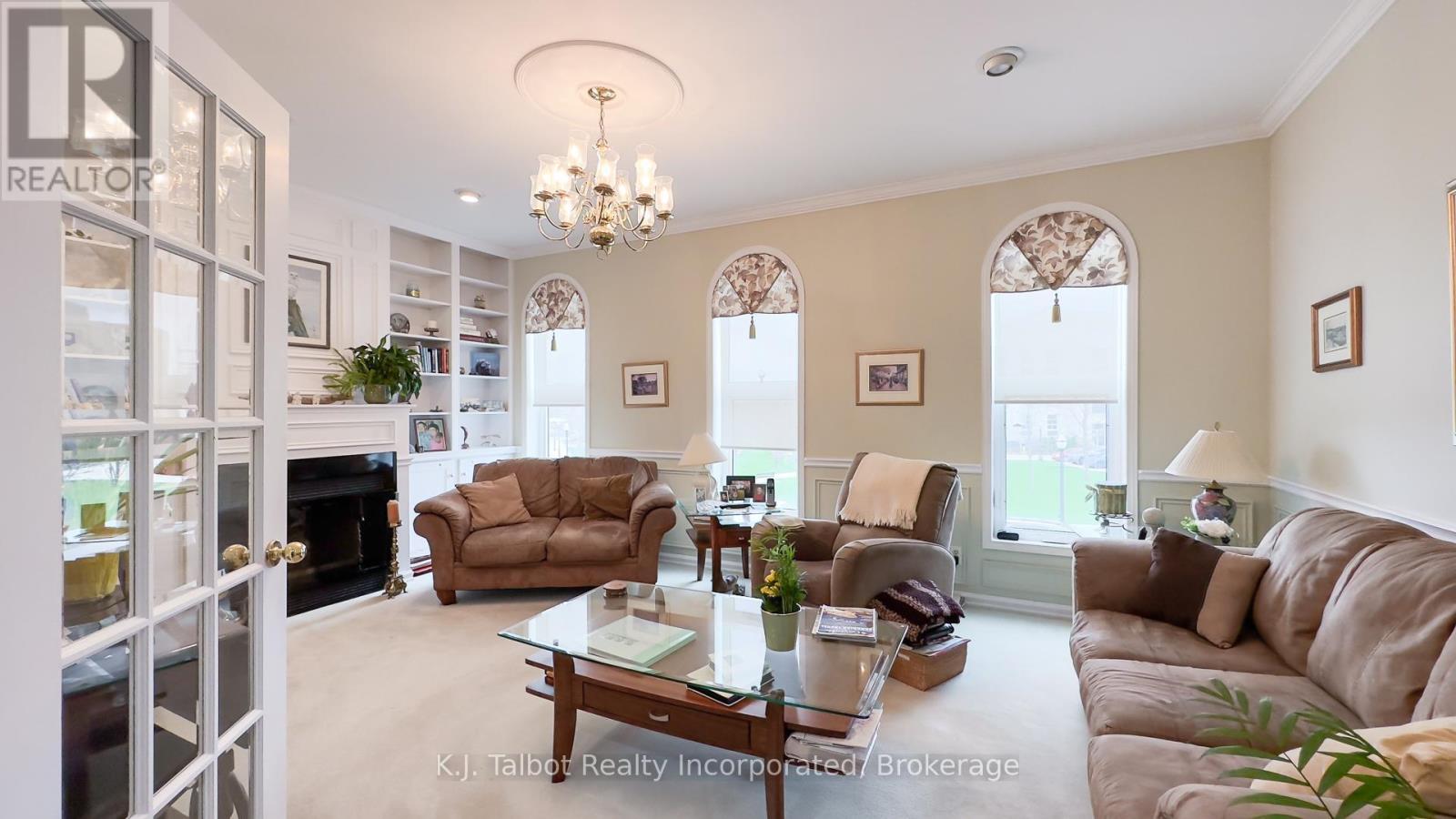 164 Courthouse Square, Goderich, Ontario N7A 1N1 - Photo 16 - X12350842