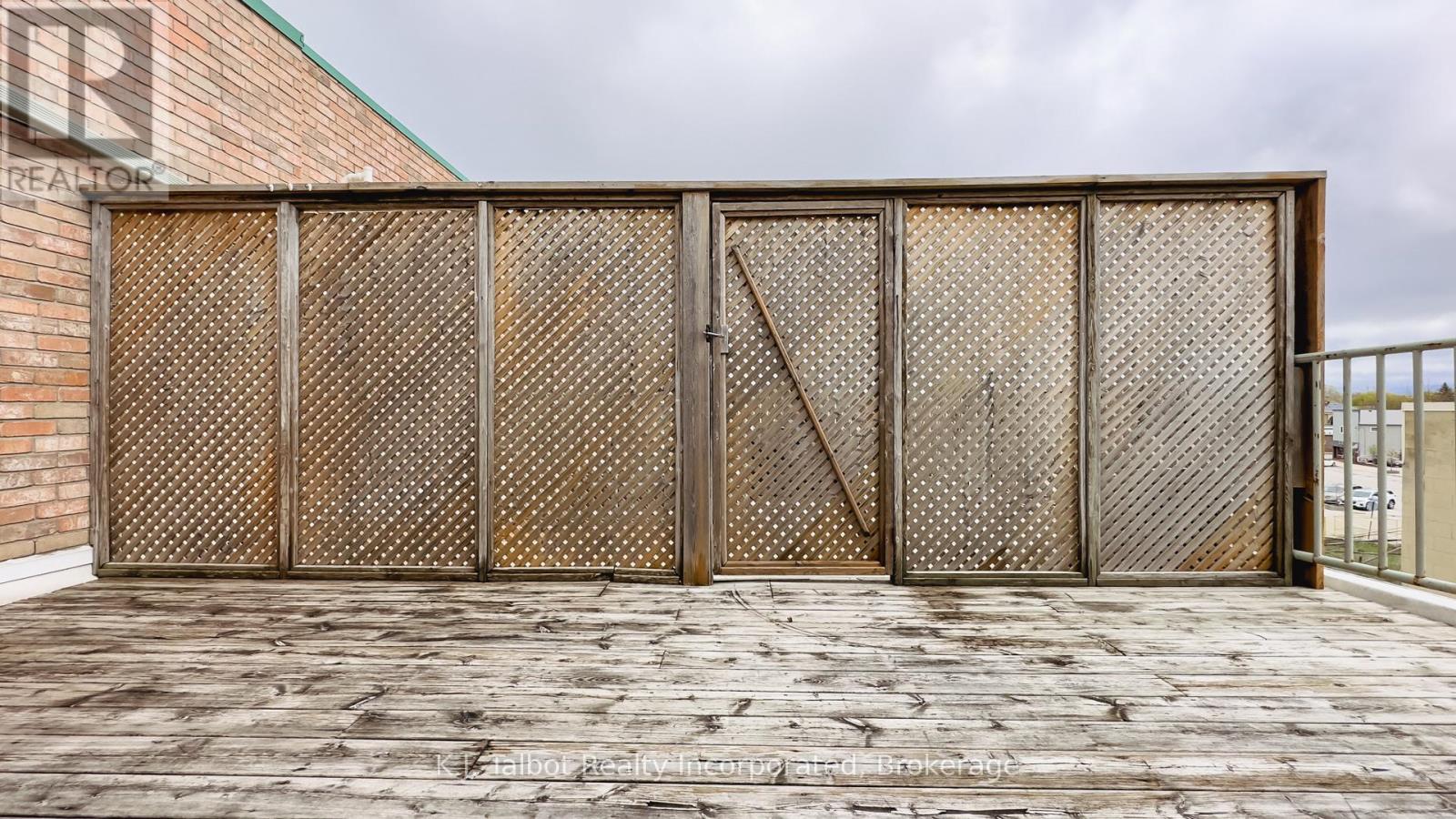 164 Courthouse Square, Goderich, Ontario N7A 1N1 - Photo 23 - X12350842