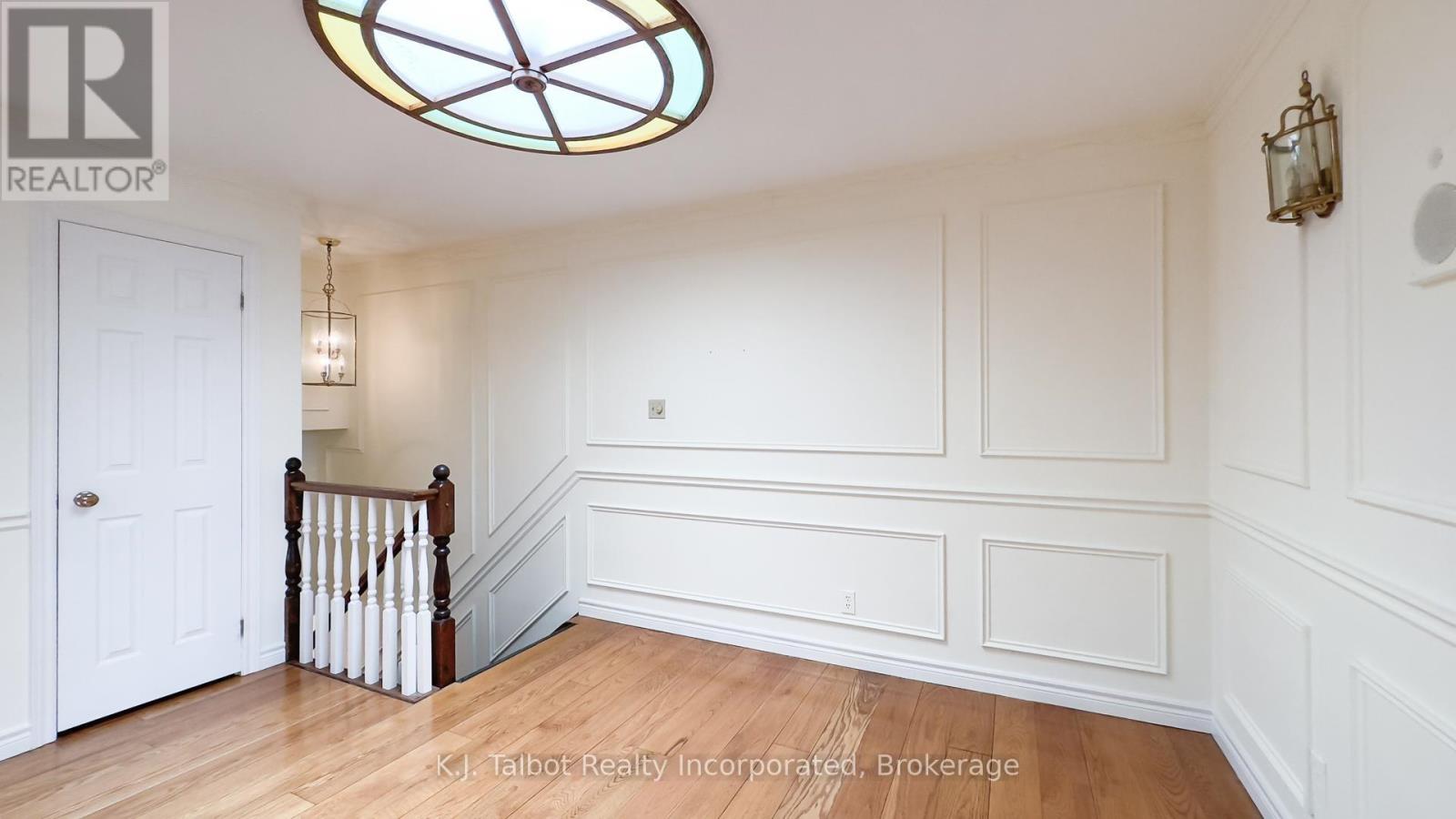 164 Courthouse Square, Goderich, Ontario N7A 1N1 - Photo 36 - X12350842