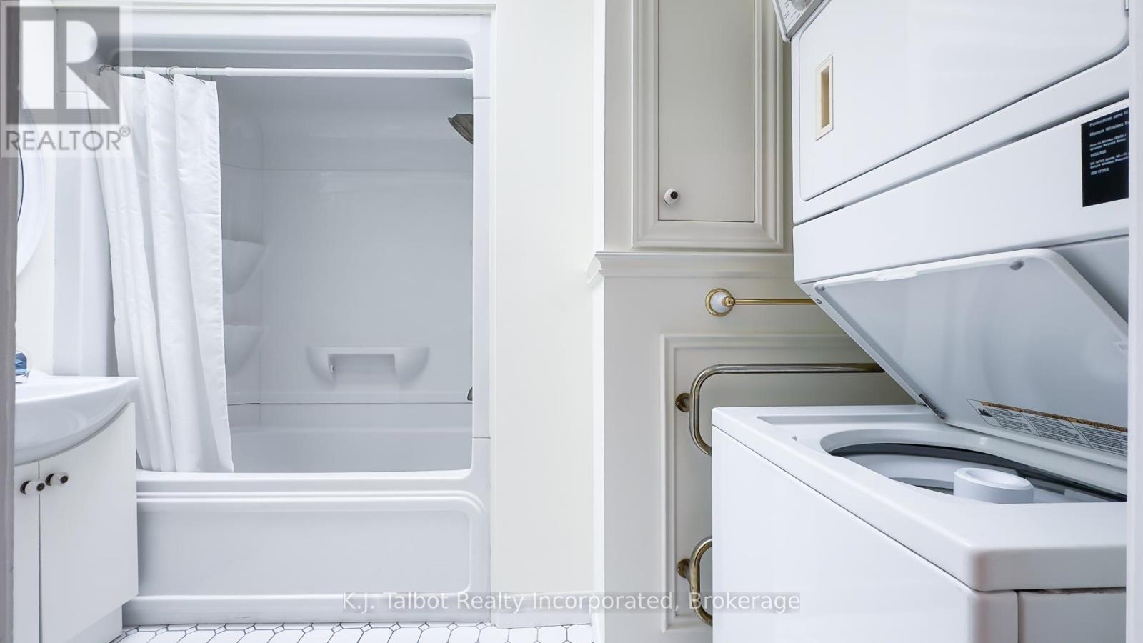 164 Courthouse Square, Goderich, Ontario N7A 1N1 - Photo 27 - X12350842