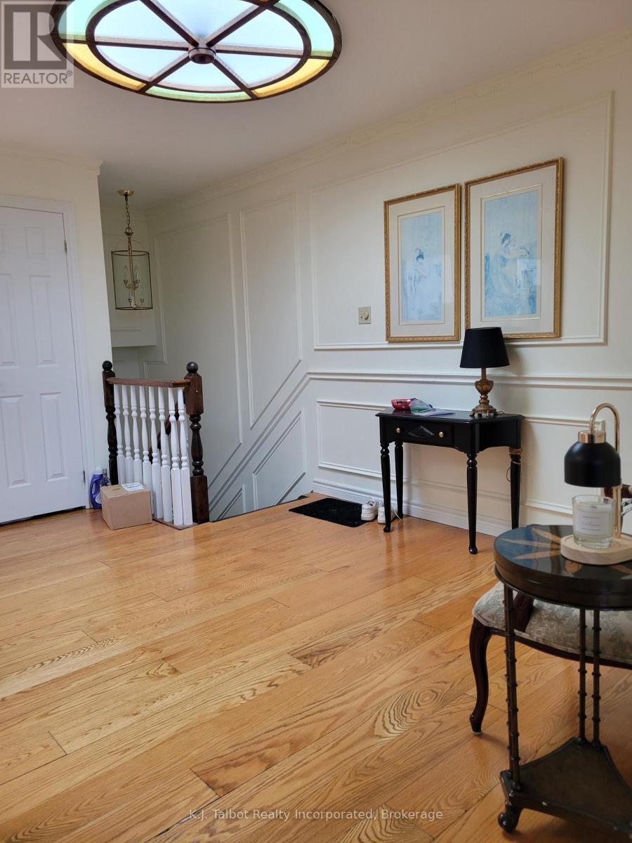 164 Courthouse Square, Goderich, Ontario N7A 1N1 - Photo 39 - X12350842