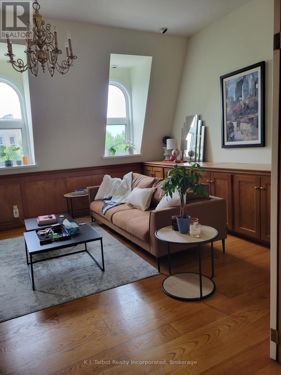 164 Courthouse Square, Goderich, Ontario N7A 1N1 - Photo 43 - X12350842