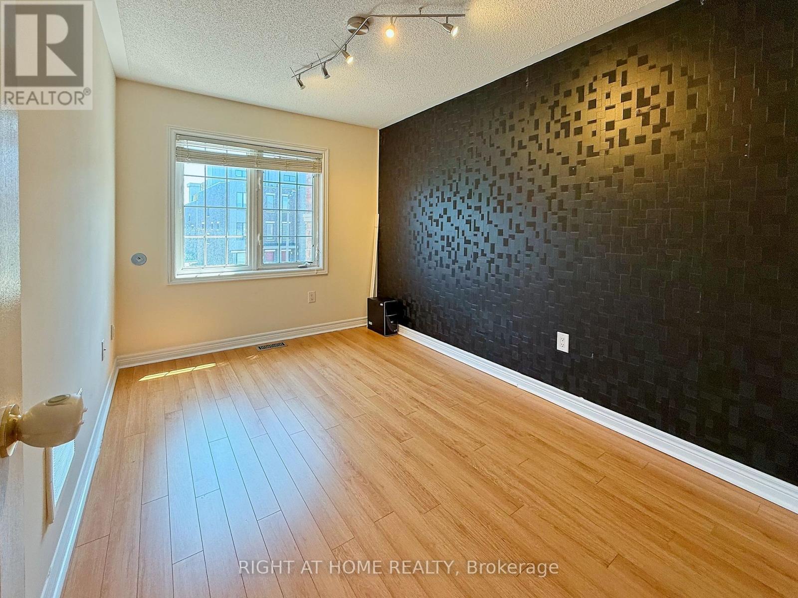 54 George Kirby Street, Vaughan, Ontario  L6A 0K5 - Photo 12 - N12351076