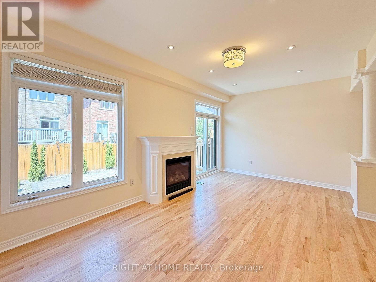 54 George Kirby Street, Vaughan, Ontario  L6A 0K5 - Photo 3 - N12351076