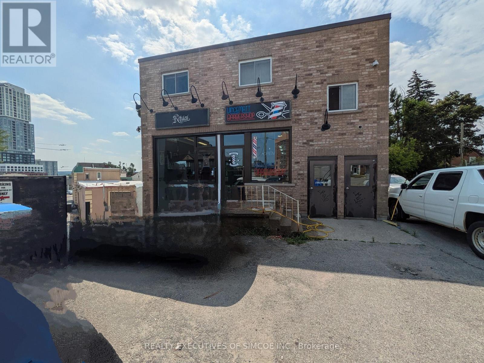 94 Bayfield Street, Barrie, Ontario  L4M 3A8 - Photo 1 - S12351061
