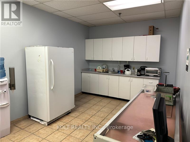 1 & 2 - 5266 General Road, Mississauga, Ontario L4W 1Z7 - Photo 9 - W12351051