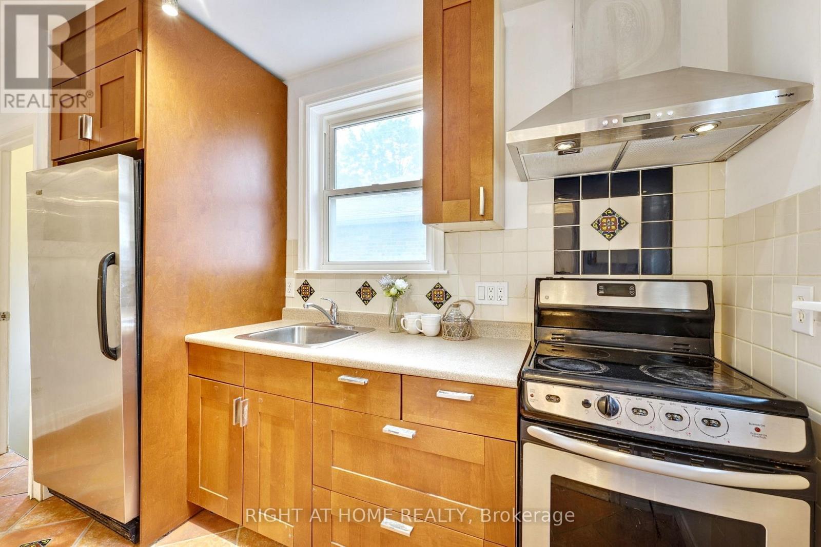 Property at 164 WILLIAM STREET image 3