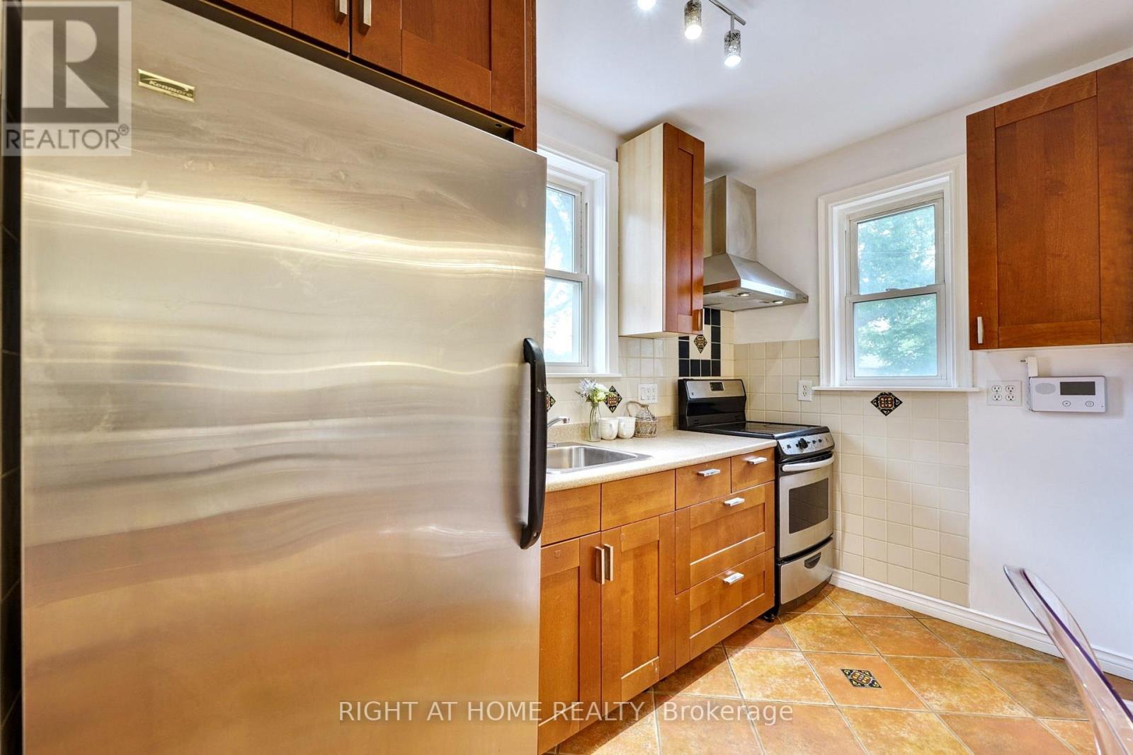 Property at 164 WILLIAM STREET image 4