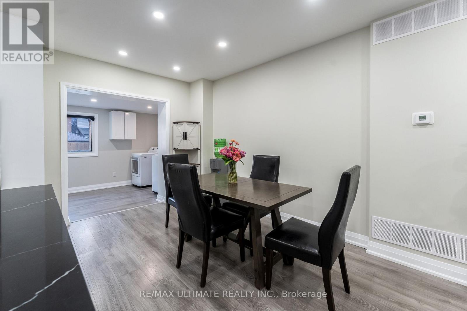 47 Mahoney Avenue, Toronto (Mount Dennis), Ontario  M6M 2H5 - Photo 9 - W12351135