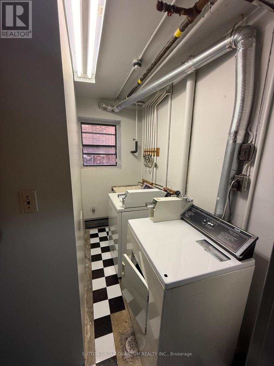 25a Milton Street, Toronto, Ontario  M8Y 2X7 - Photo 10 - W12351137