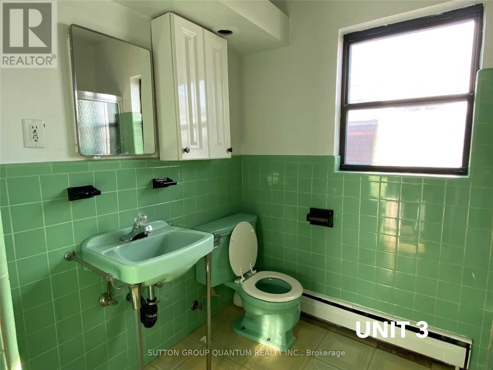 25a Milton Street, Toronto, Ontario  M8Y 2X7 - Photo 28 - W12351137
