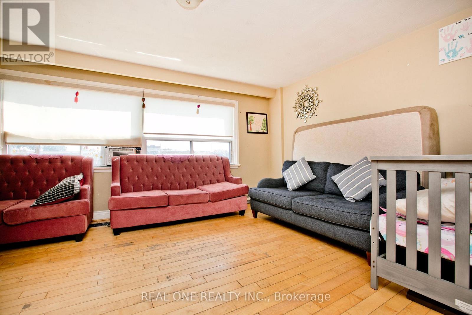 1702 Jane Street, Toronto, Ontario  M9N 2S4 - Photo 13 - W12351144
