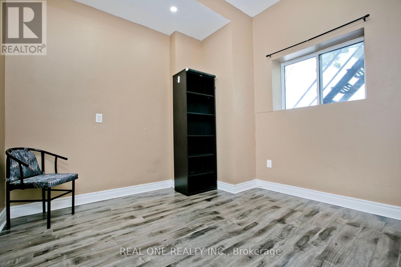 1702 Jane Street, Toronto, Ontario  M9N 2S4 - Photo 8 - W12351144