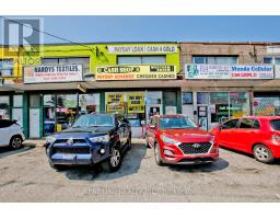 1702 JANE STREET, Toronto, Ontario