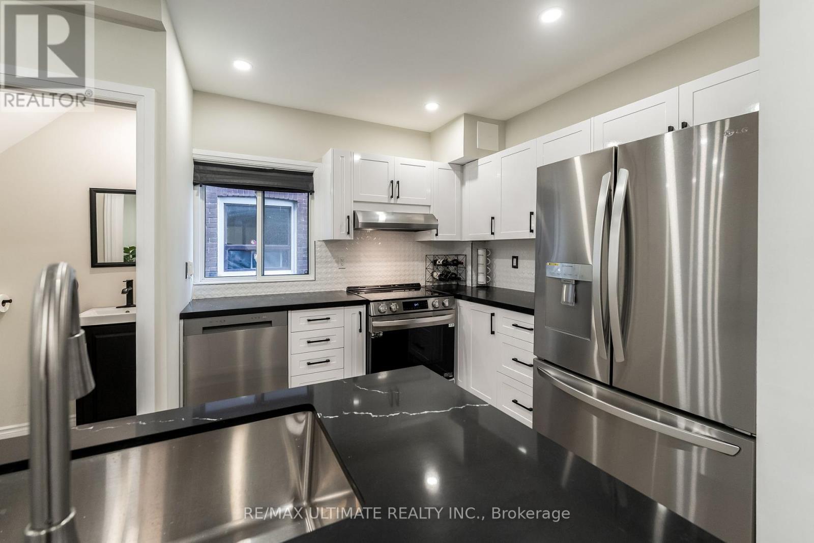 47 Mahoney Avenue, Toronto (Mount Dennis), Ontario  M6M 2H5 - Photo 17 - W12351135