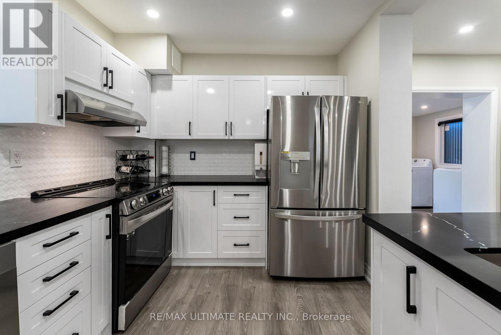 47 Mahoney Avenue, Toronto (Mount Dennis), Ontario  M6M 2H5 - Photo 12 - W12351135