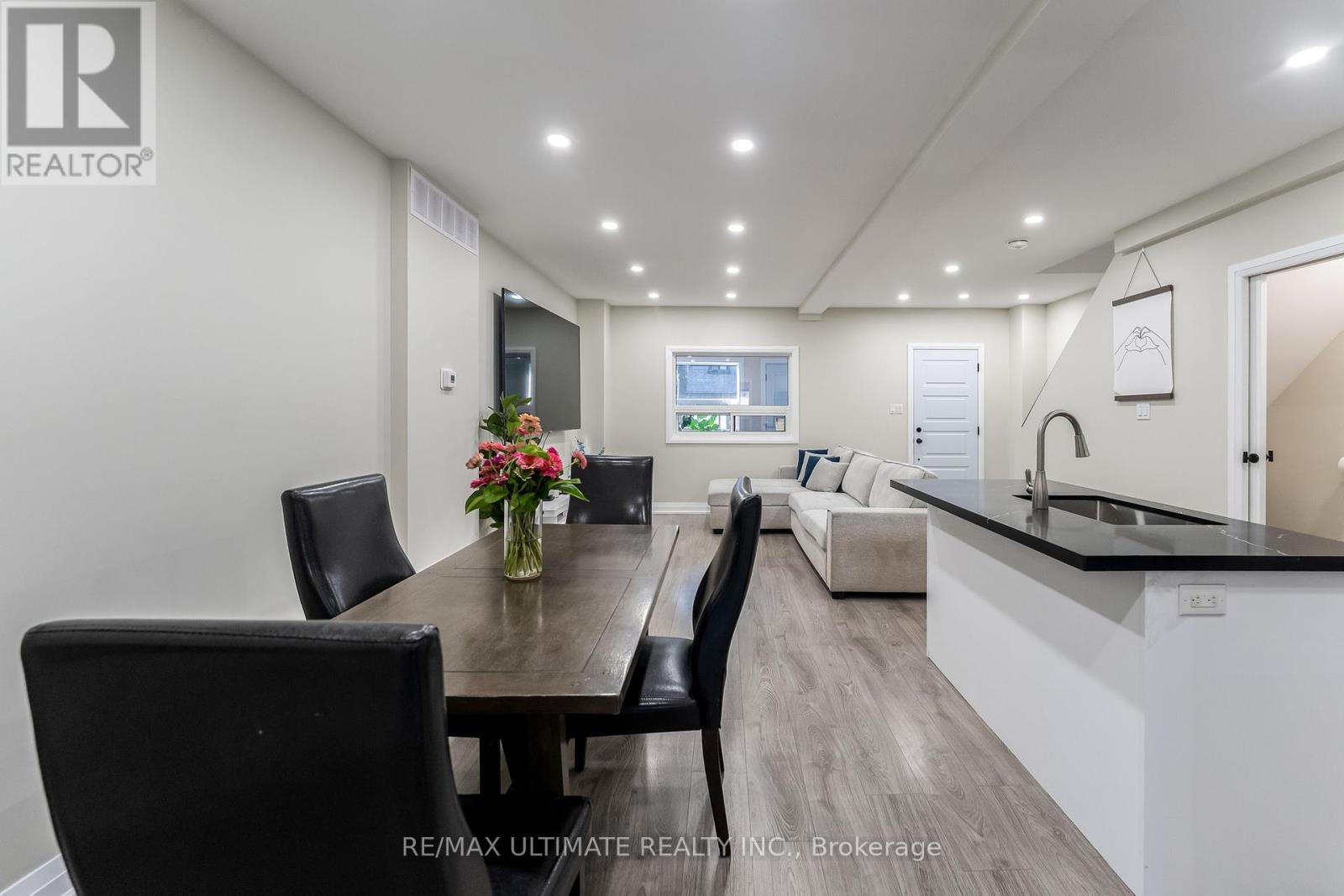 47 Mahoney Avenue, Toronto (Mount Dennis), Ontario  M6M 2H5 - Photo 18 - W12351135