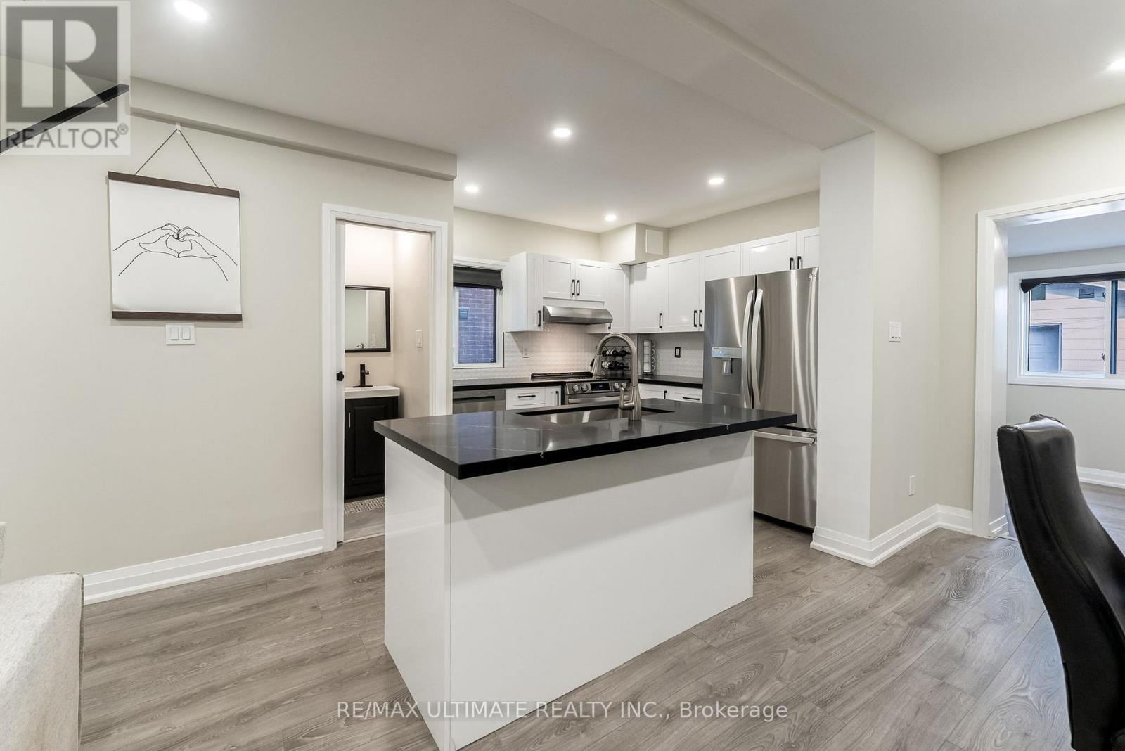 47 Mahoney Avenue, Toronto (Mount Dennis), Ontario  M6M 2H5 - Photo 16 - W12351135