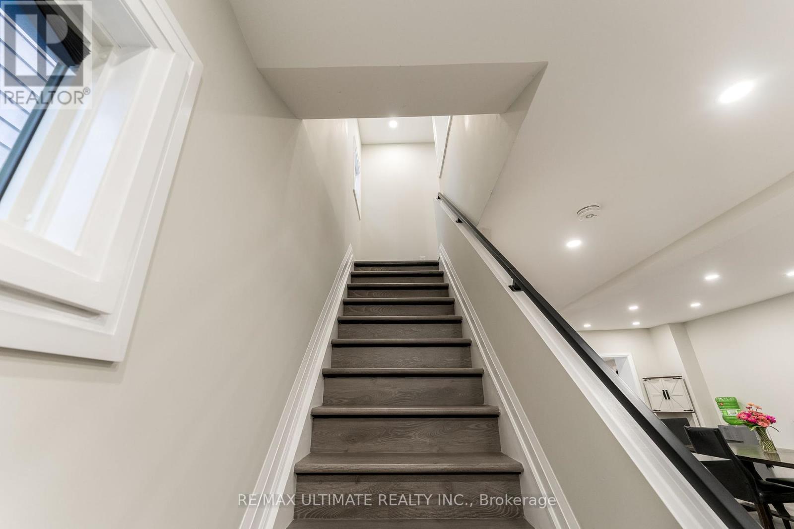 47 Mahoney Avenue, Toronto (Mount Dennis), Ontario  M6M 2H5 - Photo 24 - W12351135
