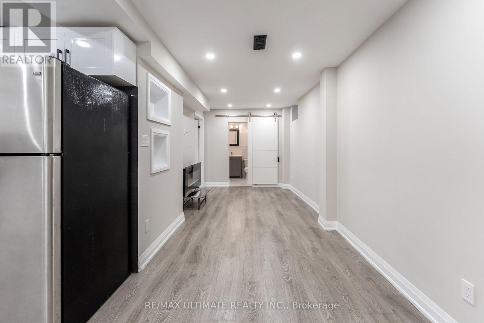 47 Mahoney Avenue, Toronto (Mount Dennis), Ontario  M6M 2H5 - Photo 36 - W12351135