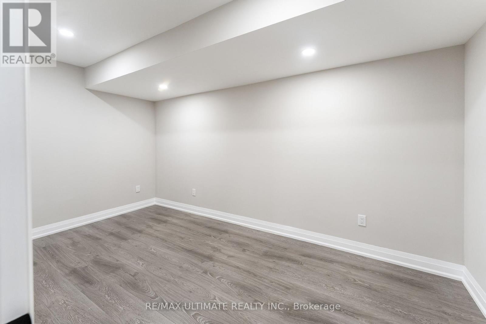 47 Mahoney Avenue, Toronto (Mount Dennis), Ontario  M6M 2H5 - Photo 38 - W12351135