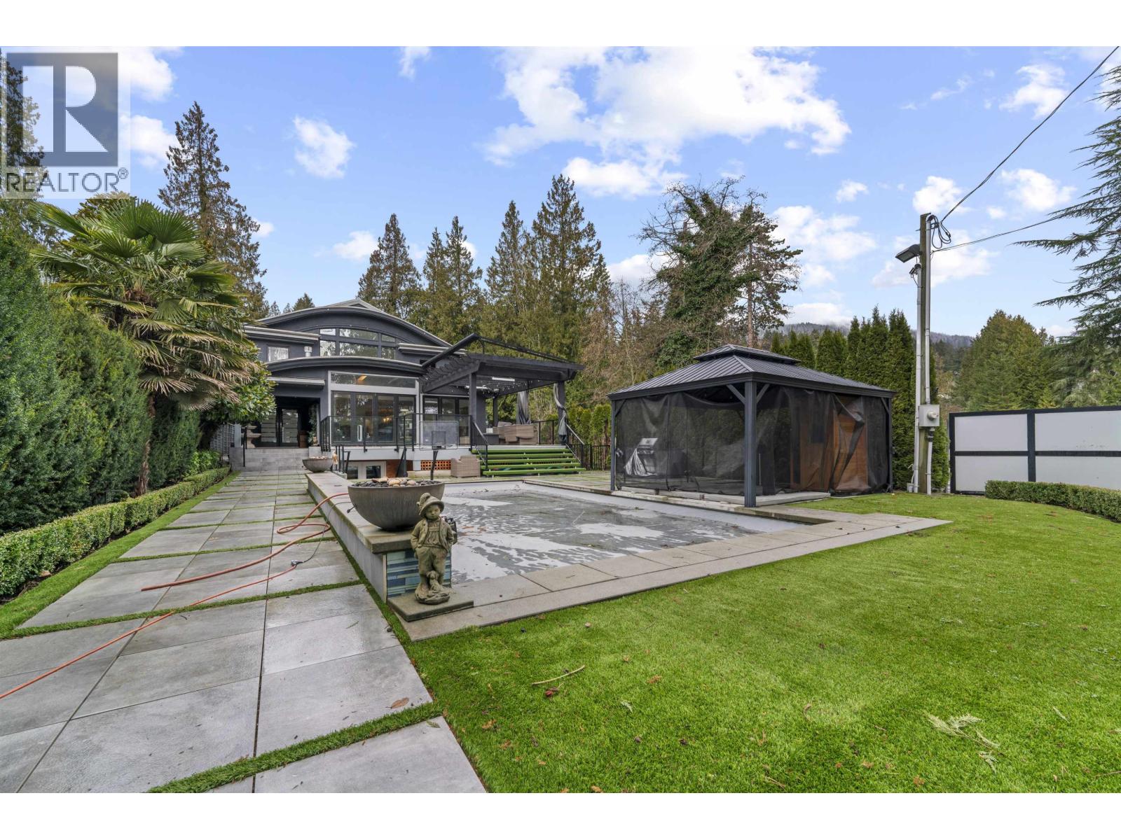 Property at 4215 EVERGREEN AVENUE image 5