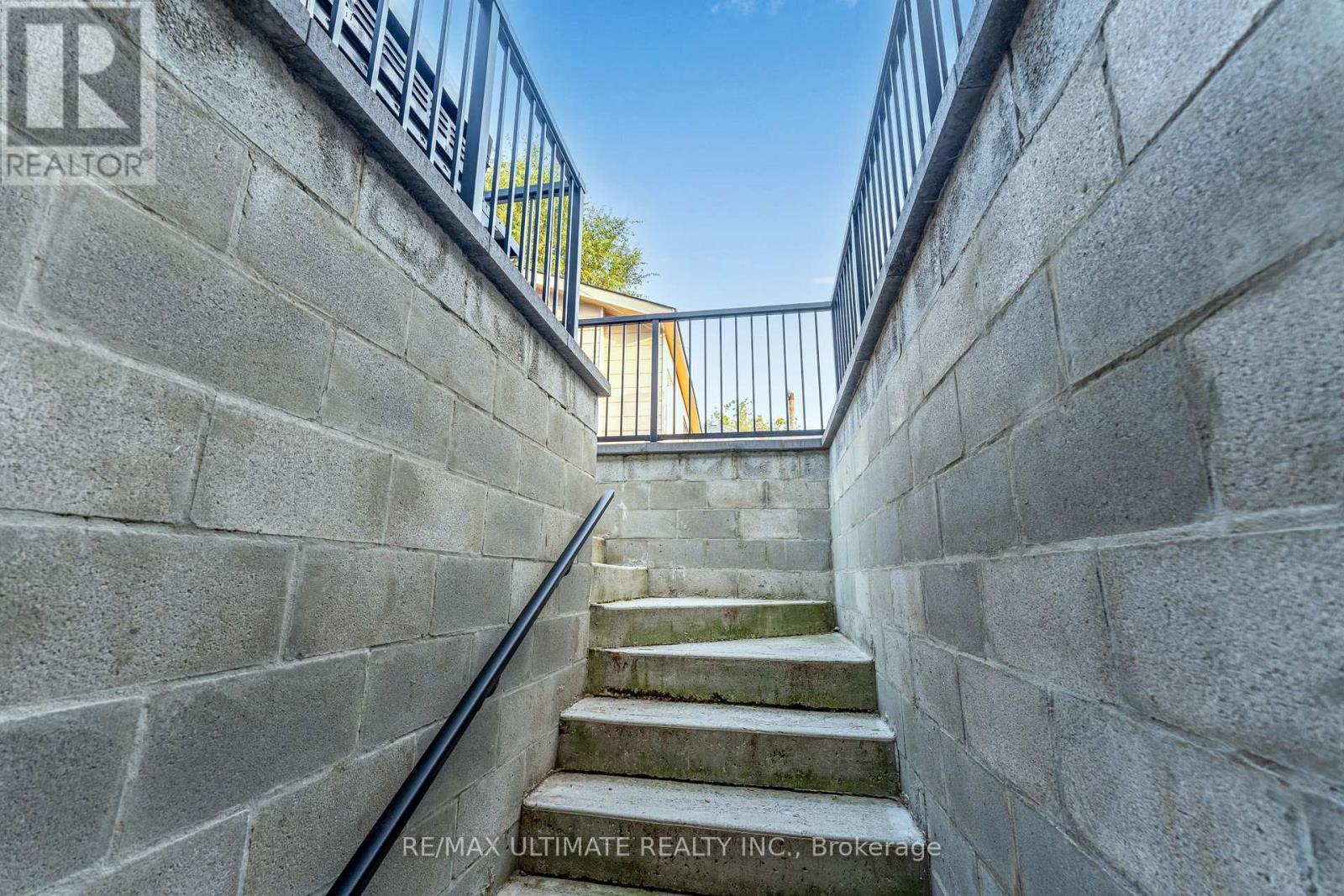47 Mahoney Avenue, Toronto (Mount Dennis), Ontario  M6M 2H5 - Photo 44 - W12351135