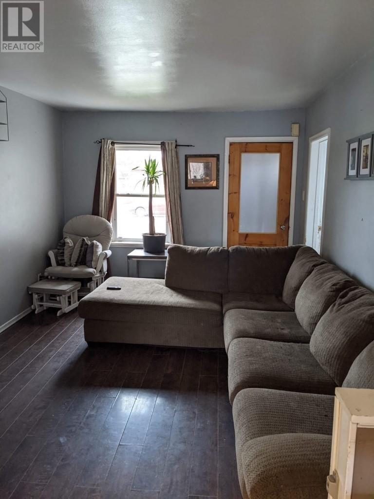 202 Cumming St, Thunder Bay, Ontario  P7C 1N7 - Photo 2 - TB252517