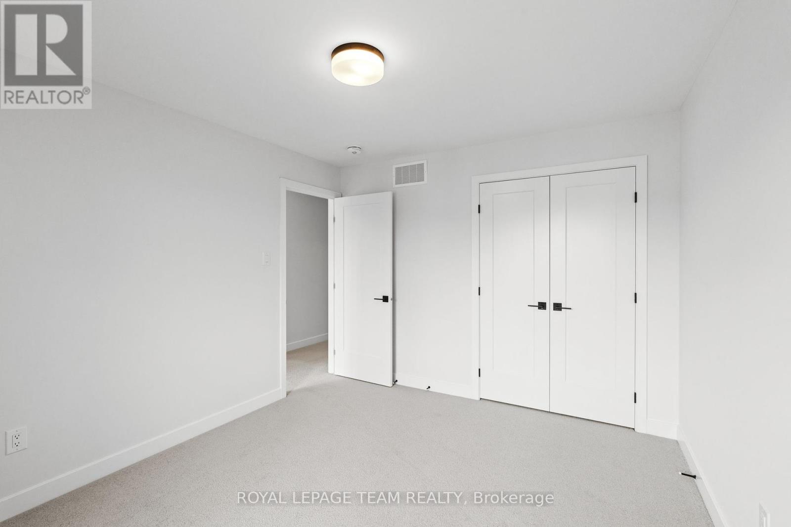 1020 Moore Street, Brockville, Ontario  K6V 7N1 - Photo 37 - X12351158