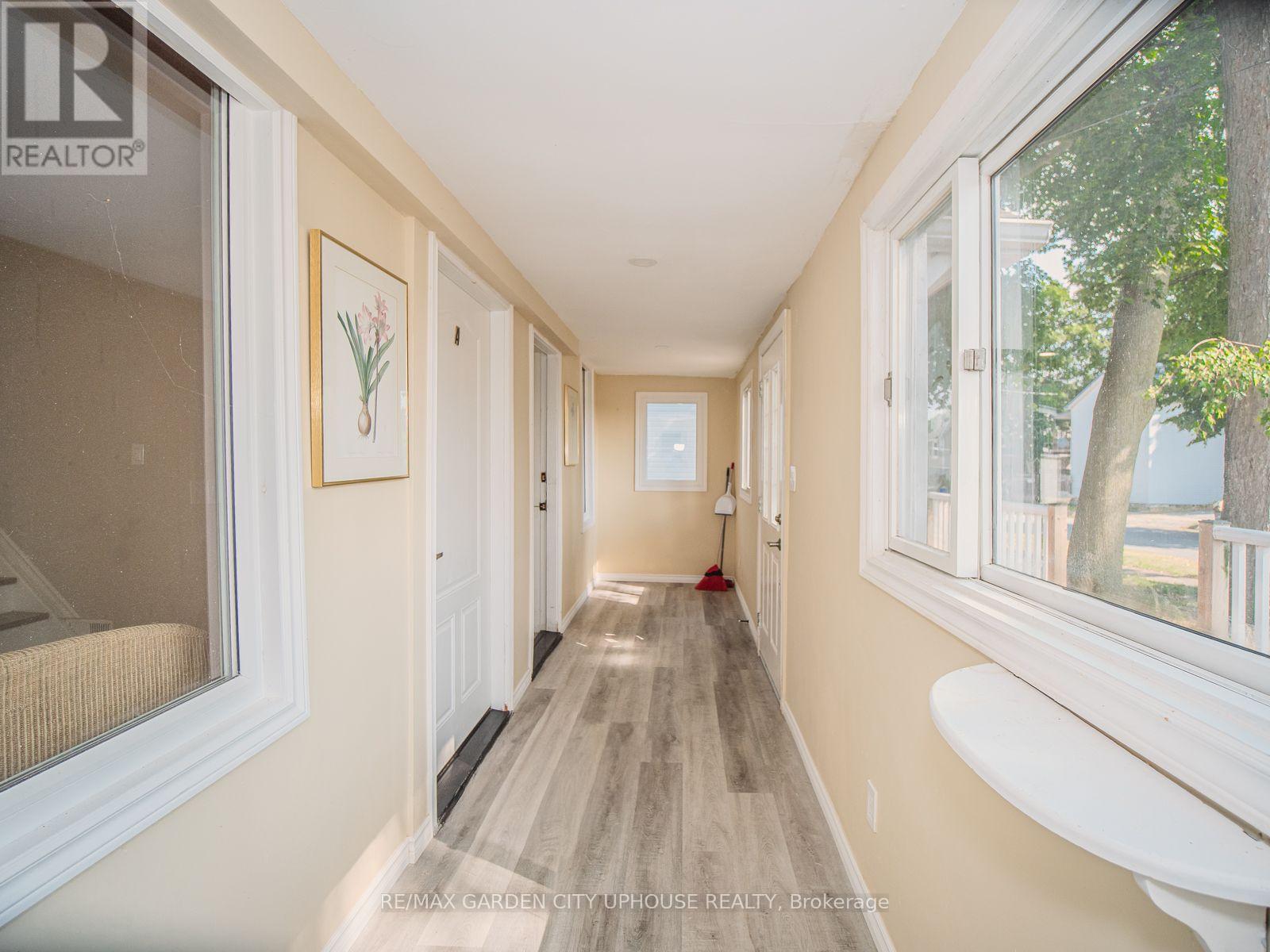 54 Archange Street, Fort Erie, Ontario  L2A 3K7 - Photo 2 - X12351169