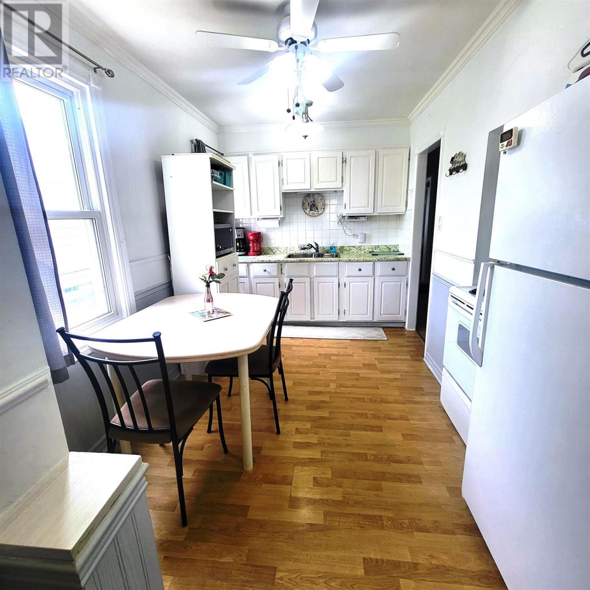 35 Montgomery Ave, Sault Ste. Marie, Ontario  P6B 1M4 - Photo 10 - SM252052