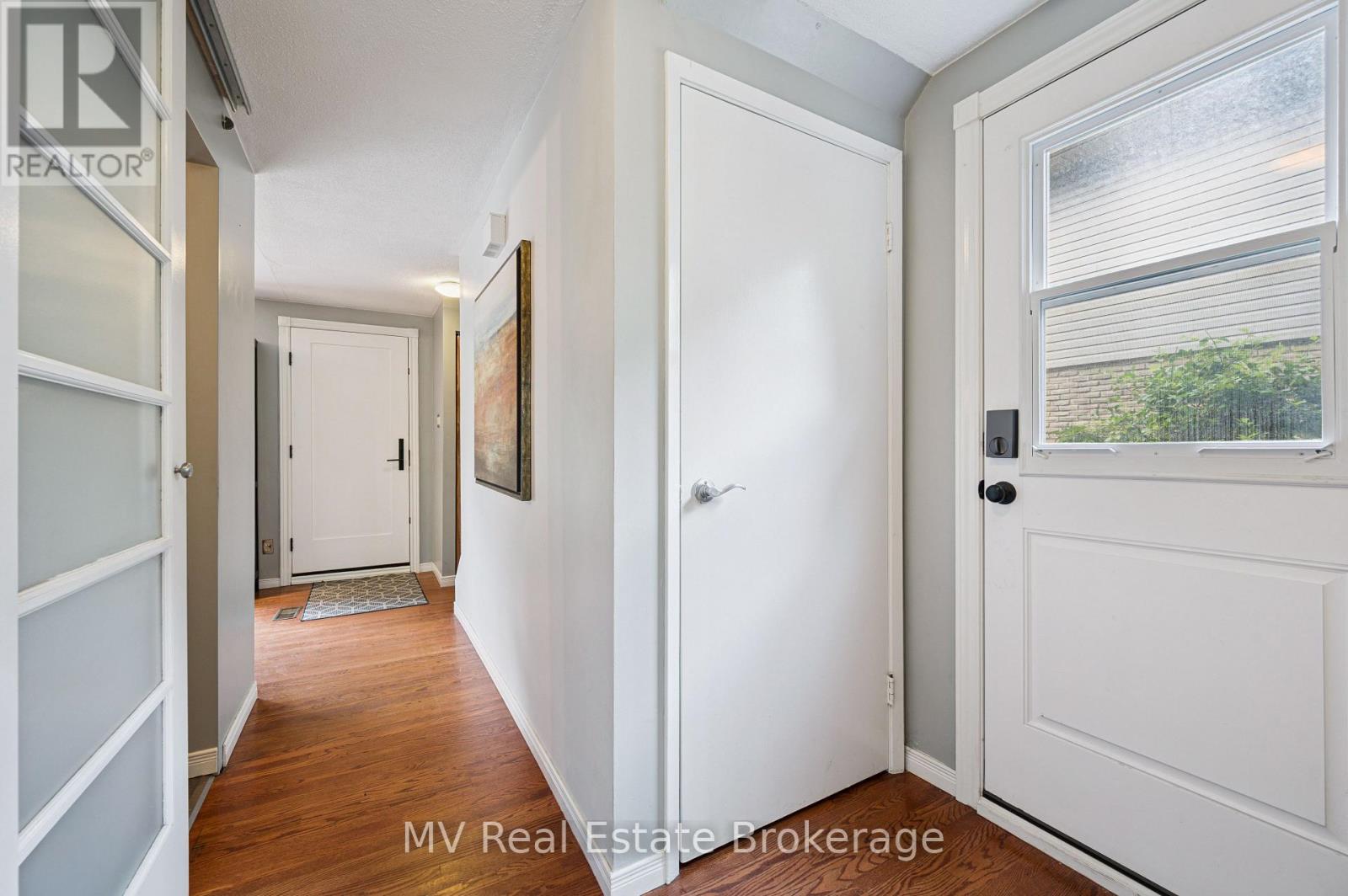 434b Dunvegan Drive, Waterloo, Ontario N2K 2C7 - Photo 18 - X12351191