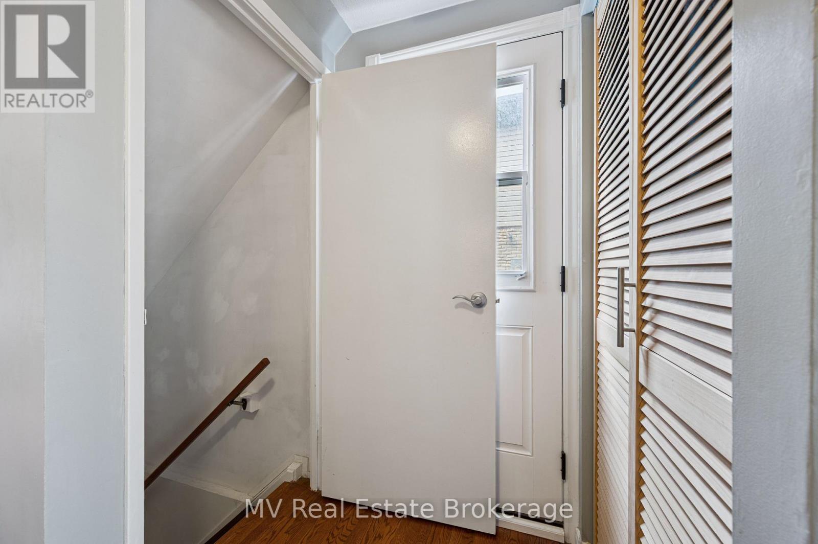 434b Dunvegan Drive, Waterloo, Ontario N2K 2C7 - Photo 28 - X12351191