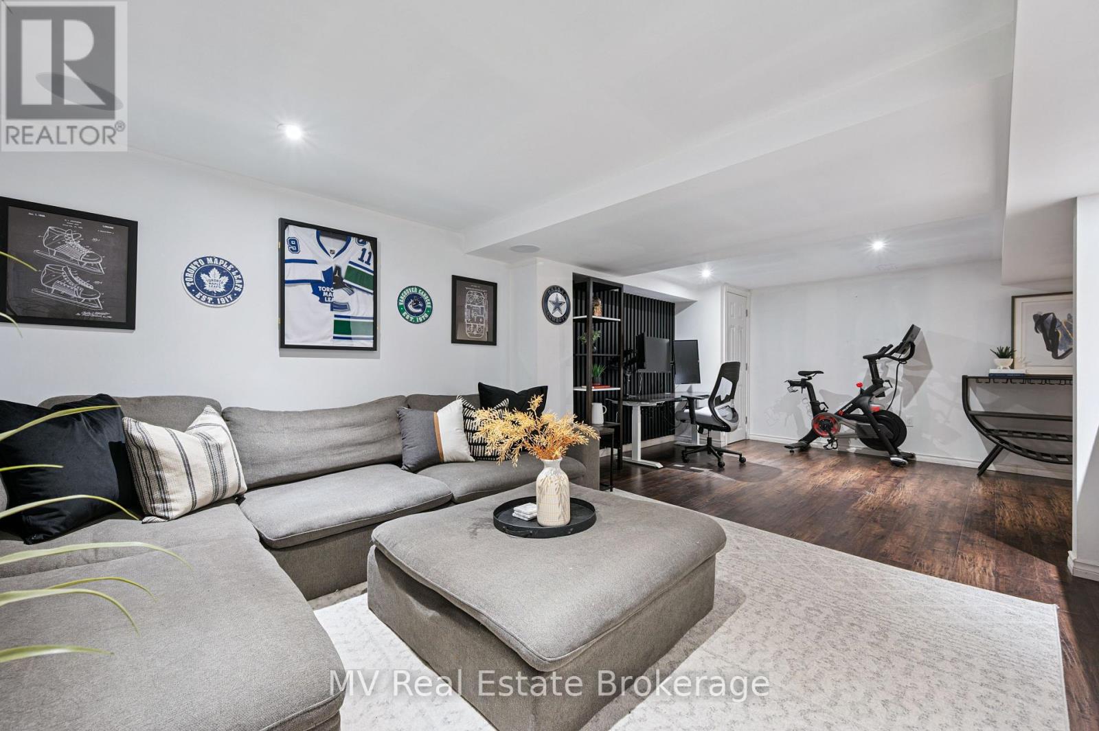 434b Dunvegan Drive, Waterloo, Ontario N2K 2C7 - Photo 33 - X12351191