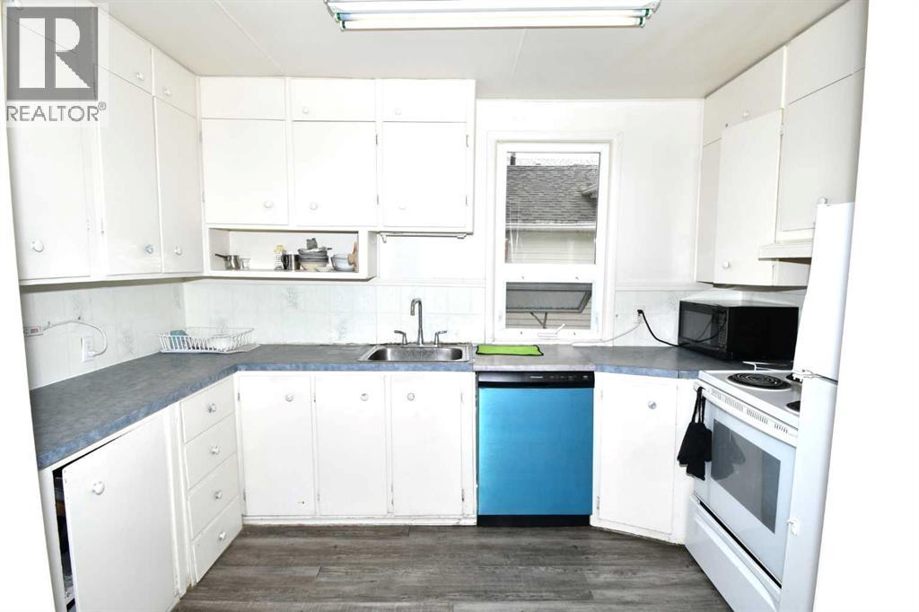 127 2 Street E, Brooks, Alberta  T1R 0G9 - Photo 9 - A2249105